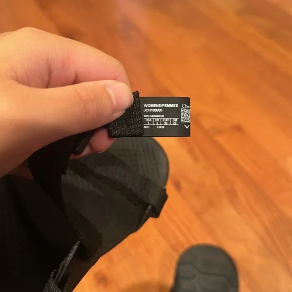 Sandals - Picture 4 of 4